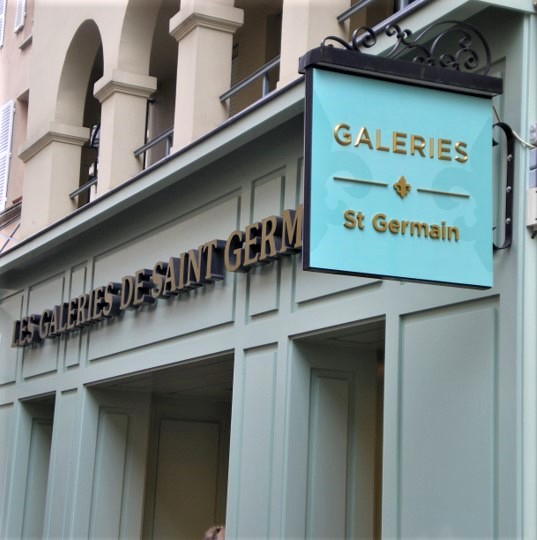 Enseigne drapeau des Galeries Saint Germain bleu et doré